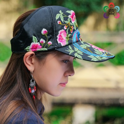 中国民族风绣花太阳帽女士刺绣休闲旅游棒球帽子厂家批发5顶