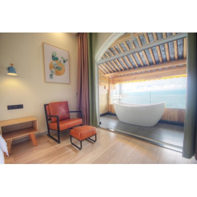 观海屋正面海景阳台大床房图4