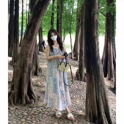 波西米亚蓝色印花沙滩度假连衣裙三亚泰国海边拍照宽松雪纺吊带裙  10件