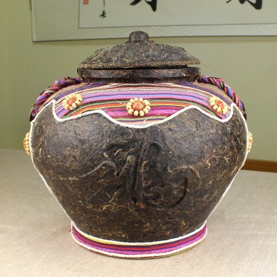 普洱茶雕云南特色普洱茶茶叶罐子大罐 工艺茶雕摆件 带底座礼盒2个图2