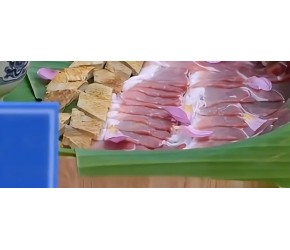 云南美食再次颠覆了我的认知，油炸竹虫居然让赵丽颖馋到流口水