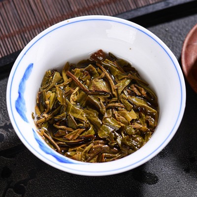 云南普洱生茶大叶种古树茶云南大树七子饼茶357g生茶饼厂家批发      1饼图4