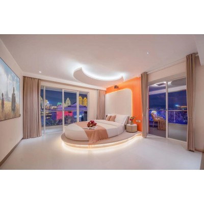 澜江浴缸露台圆床房图4
