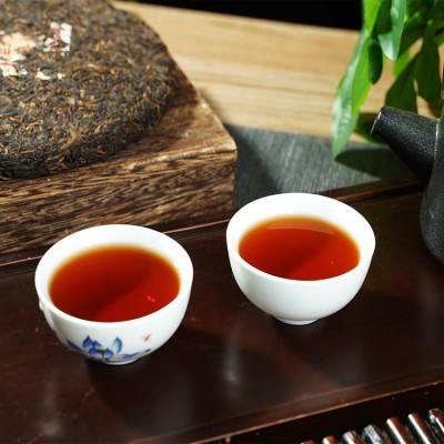 老班章普洱茶七子饼茶熟普班章金芽贡饼古树普洱熟茶357g茶叶批发      1饼图2