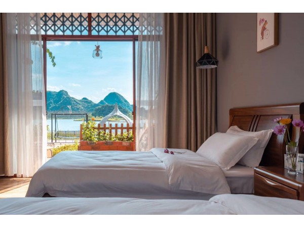 揽月.180度湖景花园双床房