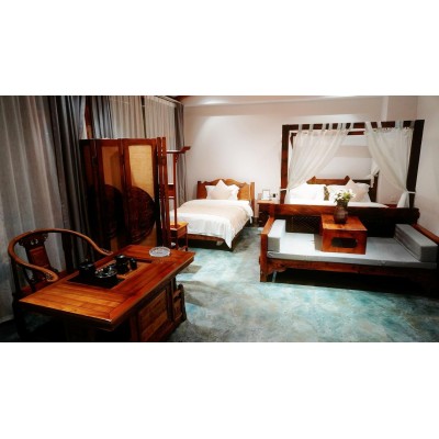 《花篱涵居》楸木精品家庭房图2