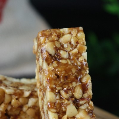 现货批发 云南特色休闲食品狗屎糖 桂花原味花生酥糖300g布袋装       2袋图2