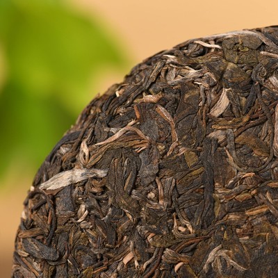 艾腊茶叶批发大叶种古树晒青毛茶普洱茶生茶茶饼厂家定制加工200g100饼图4