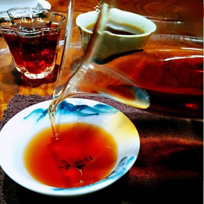 厂家批发云南七子饼茶 勐海陈韵熟茶357克产地供货电商勐海味熟茶7饼图3