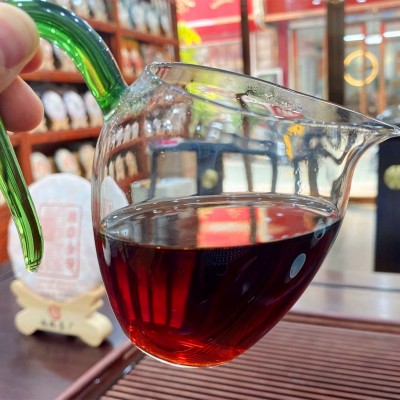 厂家批发2016年班章普洱熟茶 勐海金芽熟茶 熟普普洱茶饼357克1饼图3