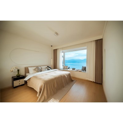 极简侘寂风180度海景3居室图4