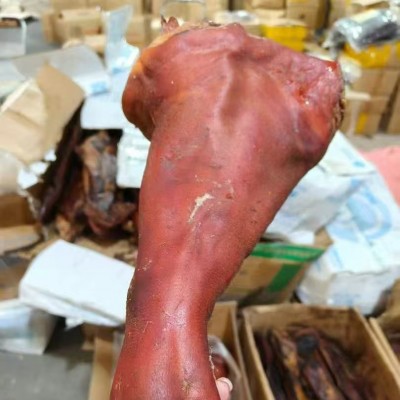 厂家批发烟熏腊青猪蹄 四川特产 烟熏猪蹄腊肉香肠现货腊猪脚猪排 30件图2