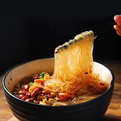 网红爆品麻六记酸辣粉201g桶装方便粉丝速食宿舍夜宵食品批发代发10份图2