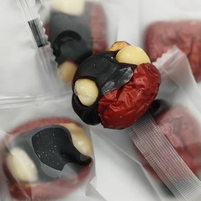 厂家供应暴富枣 枣加糯米抱抱果零食坚果 暴富红枣独立包装2包