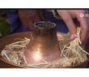 来丽江不能少了纳西美味，这里的传统火锅与众不同，你吃过吗？