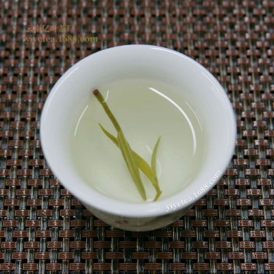 2025年云南滇绿银丝绿茶翠茗散装批发高山头春茶一级滇青春尖毛峰 1斤图4