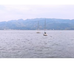 神秘的抚仙湖是云贵高原上最深的淡水湖。