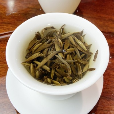 茶叶白茶白毫银针高山原料老年份陈香水甜产地厂家直批500g 1斤图3