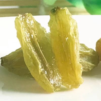 新疆特产干果吐鲁番无核白绿宝石葡萄干孕妇宝宝休闲零食果干 1袋