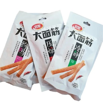 卫龙大面筋65g整箱辣条大量批发网红怀旧小零食麻辣素肉独立散装 1包图4