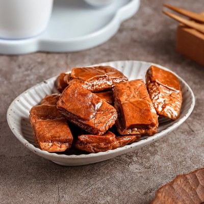 网红零食烤肉豆干 夹肉豆腐干制品小包五香香辣休闲豆脯5斤装批发 20件图3